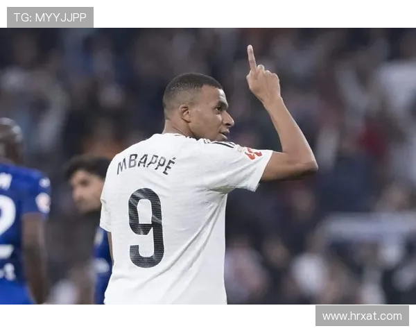 姆巴佩分享庆祝照片称国家德比胜利归球队活力无限展现精彩表现